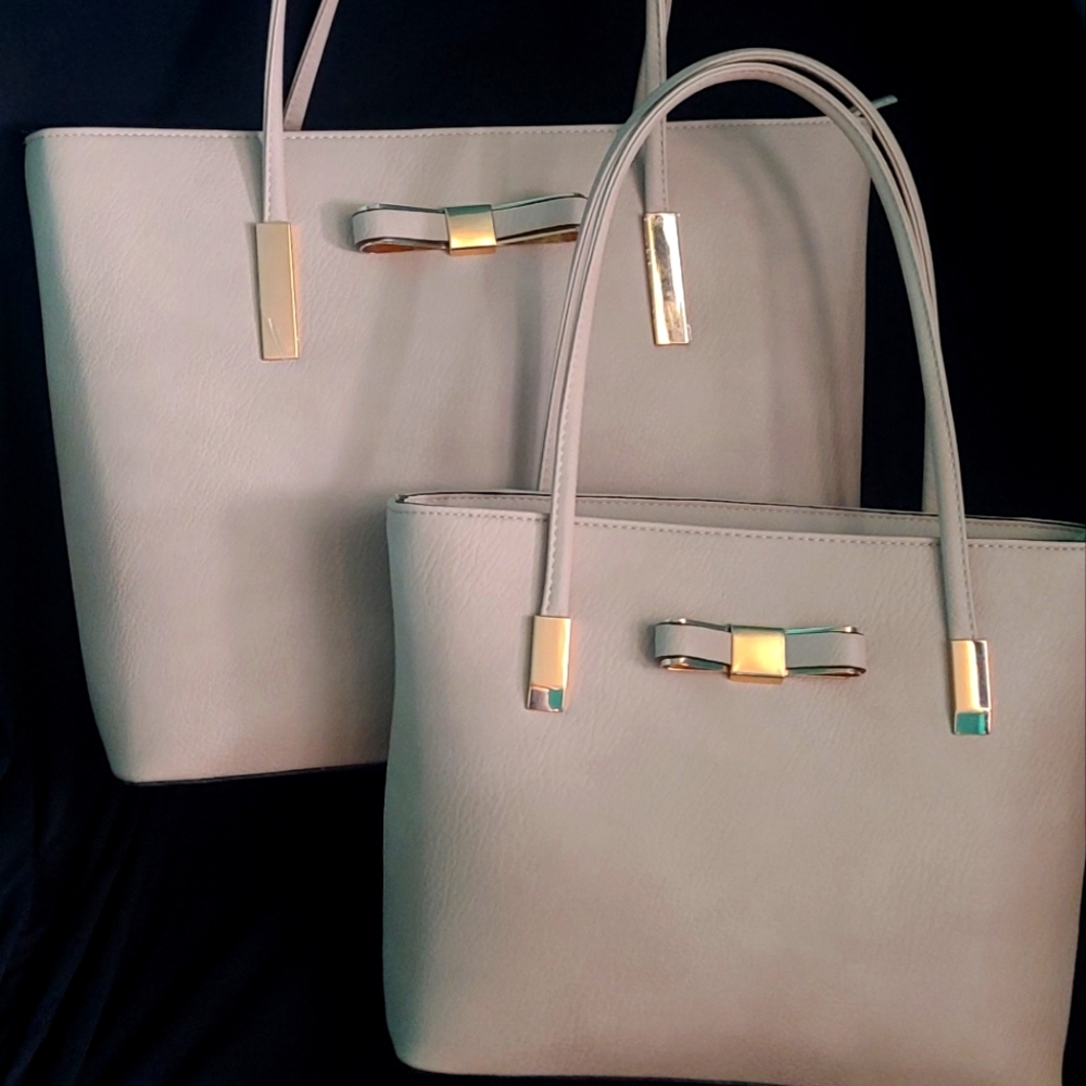 A pair of hand bag